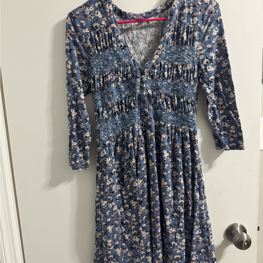 Francesca's Collections Blue Gray V-Neck Midi Sundress